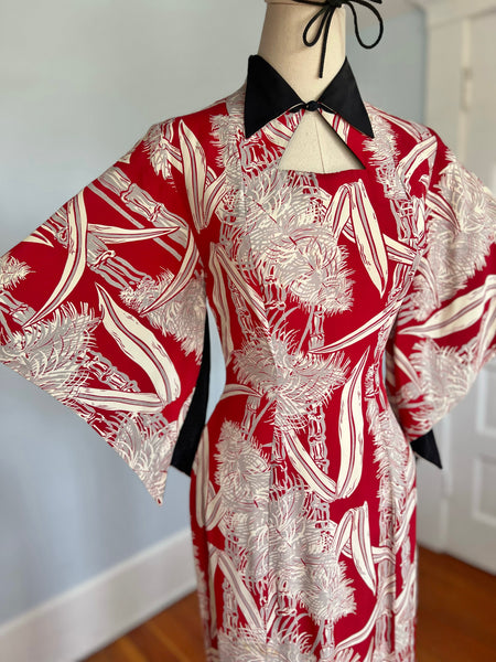 1940s Rayon Hawaiian Pake Muu by “An Original Hawaiian Togs”