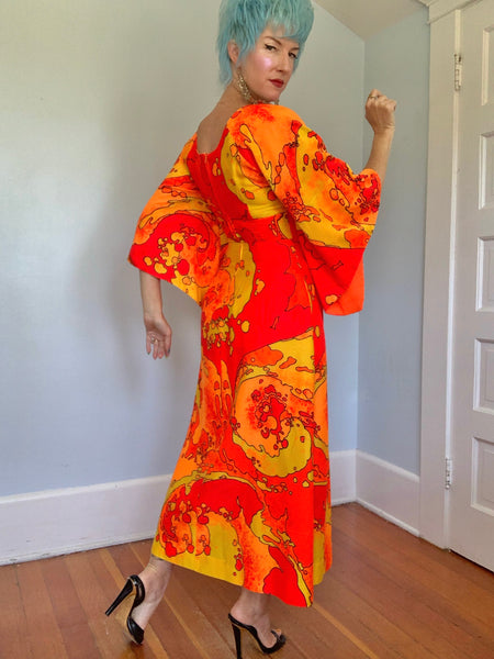 1960s “Waltah Clarke’s” Hawaiian Barkcloth Pake Muu with Neon Pelehonuamea Motif