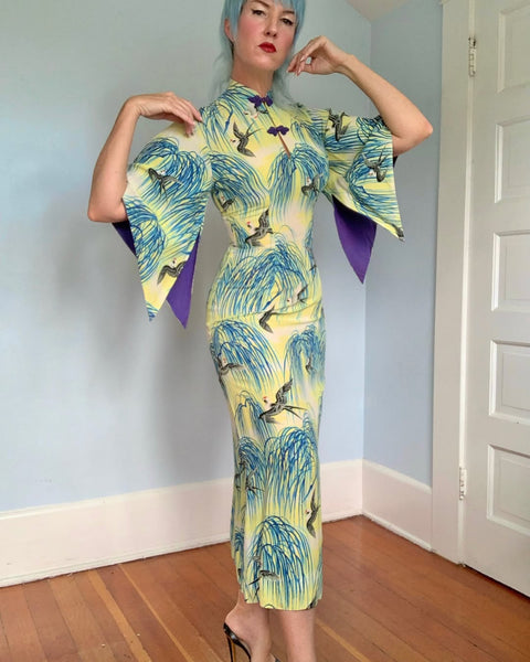 1940s Pure Silk Crepe Hawaiian Pake Muu w/ Japanese Swallows by “The Liberty House”