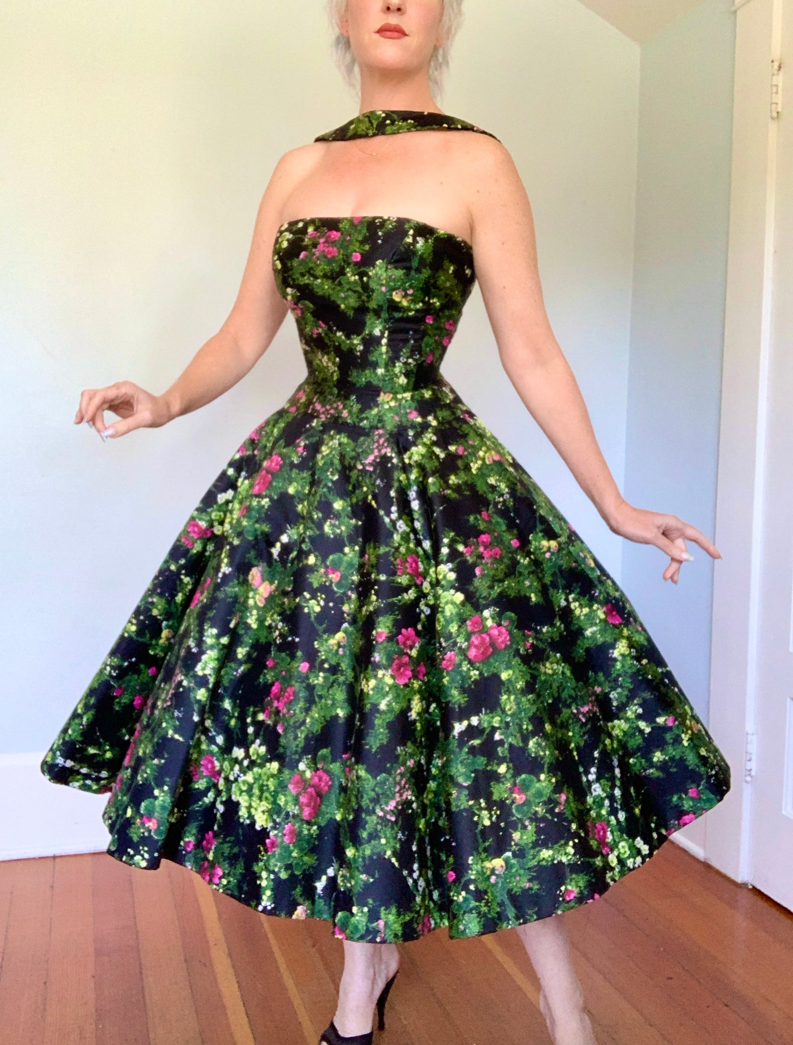 1950s Designer “Grenelle Estevez” Reverse Halter Party Dress – butchwaxvintage 1950s Designer “Grenelle Estevez” Reverse Halter Party Dress – butchwaxvintage
