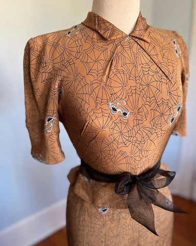 1940s Silk Hourglass Cocktail Dress w/ Cateye Glasses and Spiderweb Umbrella Novelty Print