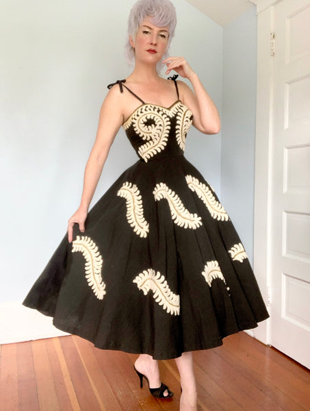 Custom Made 1950s Linen Blend Party Dress / Sundress w/ Huge Hand Chain Stitched Feathers