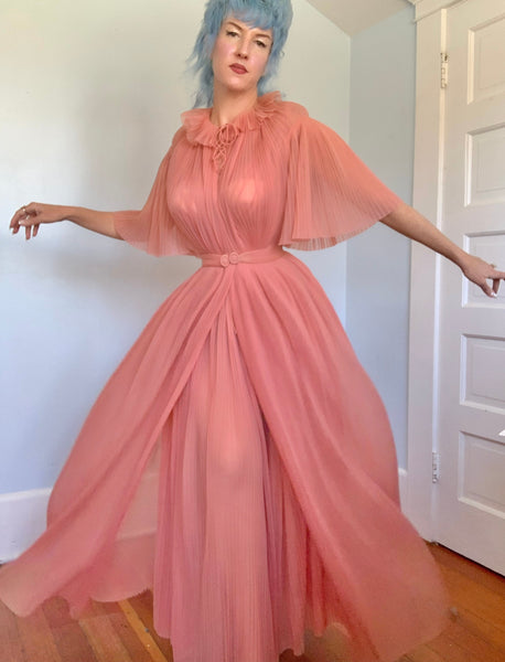 Documented 1950 “Vanity Fair” Accordion Pleated Nylon Peignoir Boudoir Set