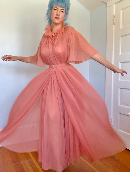 Documented 1950 “Vanity Fair” Accordion Pleated Nylon Peignoir Boudoir Set