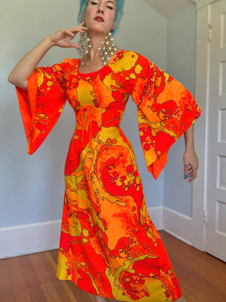 1960s “Waltah Clarke’s” Hawaiian Barkcloth Pake Muu with Neon Pelehonuamea Motif