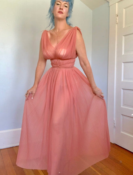 Documented 1950 “Vanity Fair” Accordion Pleated Nylon Peignoir Boudoir Set