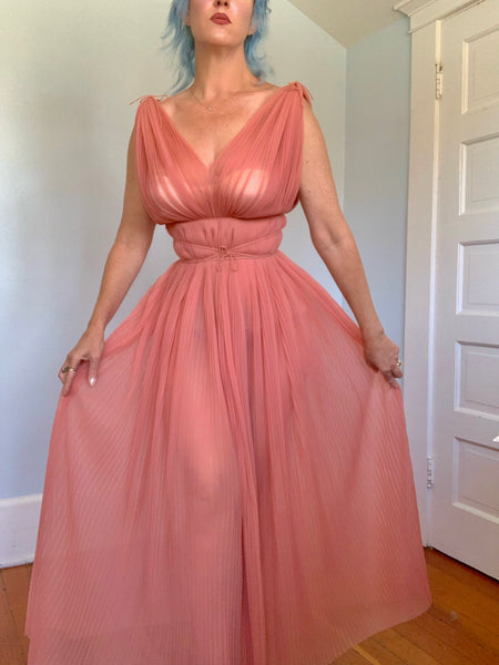 Documented 1950 “Vanity Fair” Accordion Pleated Nylon Peignoir Boudoir Set