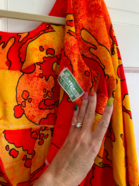 1960s “Waltah Clarke’s” Hawaiian Barkcloth Pake Muu with Neon Pelehonuamea Motif