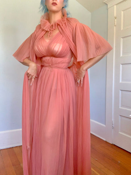 Documented 1950 “Vanity Fair” Accordion Pleated Nylon Peignoir Boudoir Set