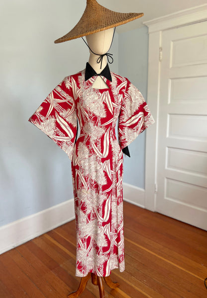 1940s Rayon Hawaiian Pake Muu by “An Original Hawaiian Togs”