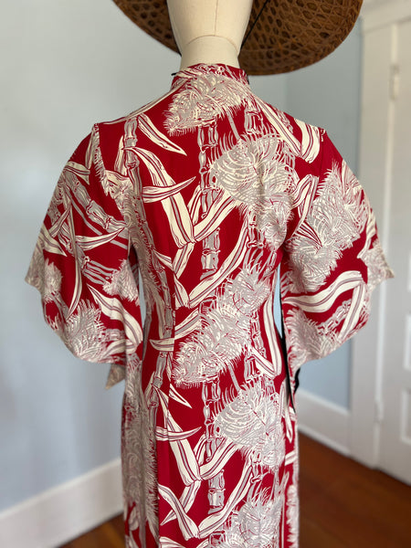 1940s Rayon Hawaiian Pake Muu by “An Original Hawaiian Togs”