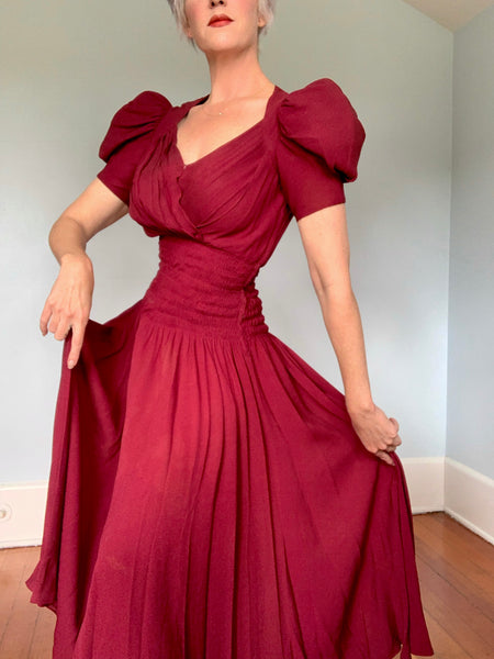 Early 1940s “Original Chapman Design” Rayon Crepe Gown