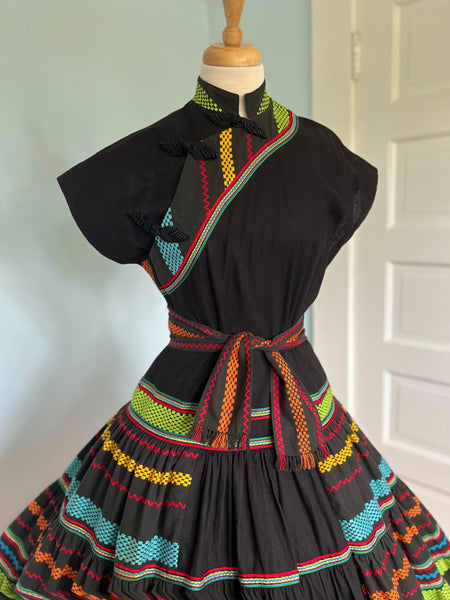 Rare 1950s Handmade Ethnic New Look Hand Embroidered Sundress w/ Belt