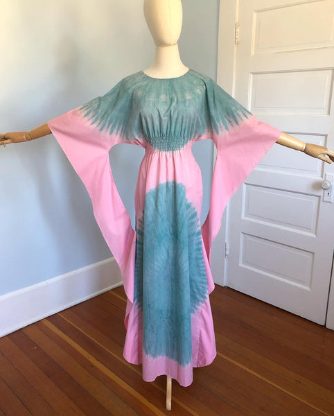 Custom Made 1960s Hand Tie-Dyed Cotton Maxi Caftan Dress with Huge Connected Angel Sleeves