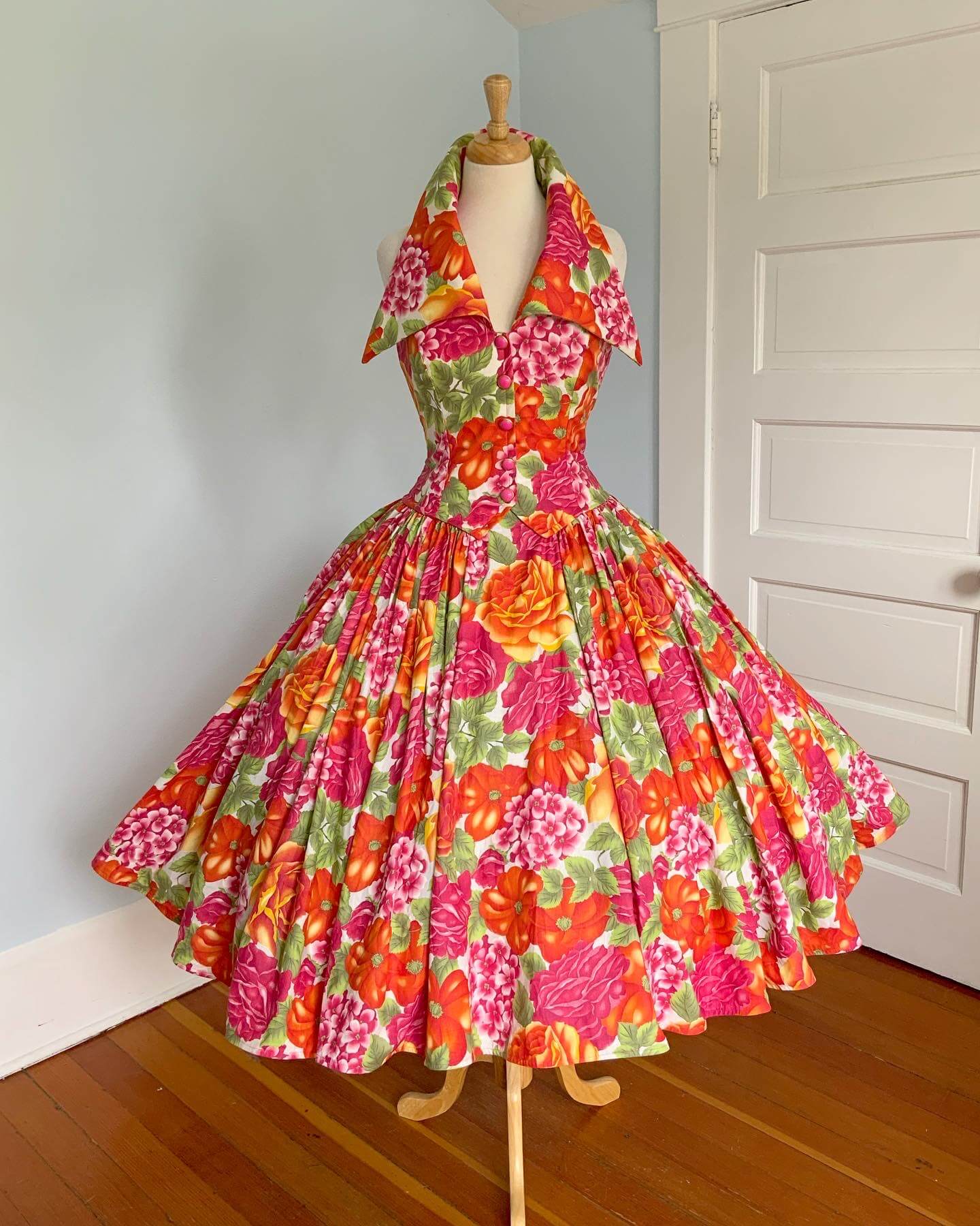 1980s does 1950s “Victor Costa for Neiman Marcus” Polished Cotton Floral Party Sundress